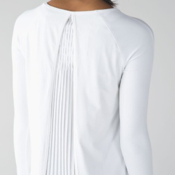 RARE Lululemon Pleated Back Folwy Relaxed Long Sleeve White 4  NWOT - Picture 3 of 8